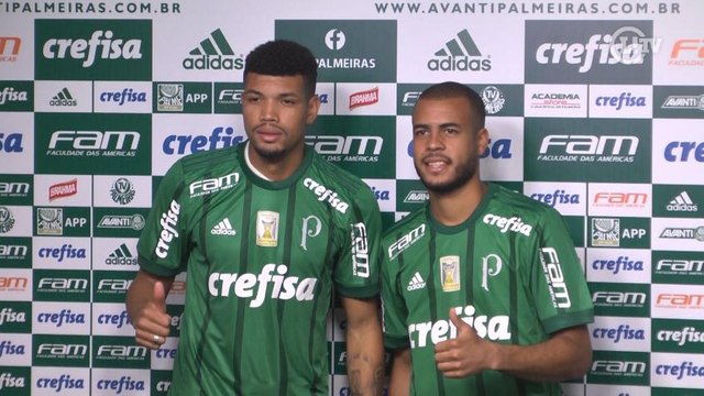 Mayke e Juninho são apresentados no Palmeiras e vivem expectativa de estreia