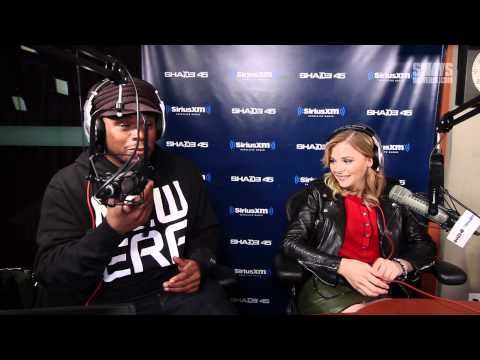 Chloe Grace Moretz Plays the Role of Carrie & Compares Movie to the Original