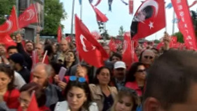 Kılıçdaroğlu Beşiktaş'taki 19 Mayıs Kutlamalarına Katıldı
