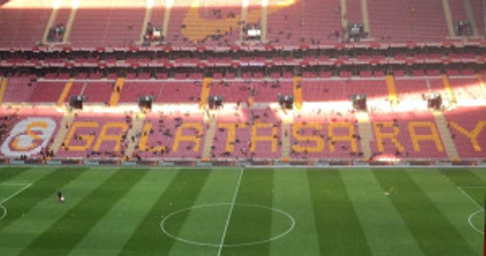 Galatasaraylılar TT Arena'nın Boş Kalmasına Twitter'dan İsyan Etti
