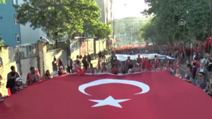 Atatürk'ü Anma Yürüyüşü" 2 Bin Kişinin Katılımıyla Gerçekleşti