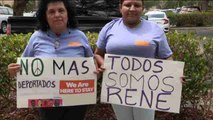 ¡Inmigrantes protestan en oficina de ICE en Florida por 