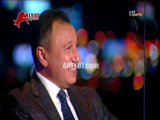 شاهد رد فعل محمود الخطيب بعد مفاجأته على الهواء بسؤاله عن الانتخابات ودوره حاليا