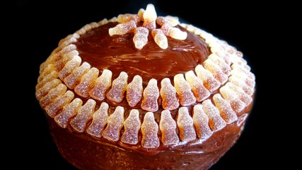 HOW TO MAKE A COCA-COLA CAKE