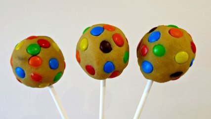 M&M COOKIE DOUGH CAKE POP