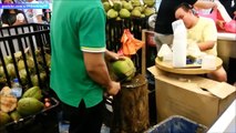 Amazing coconut cutting skills (2)