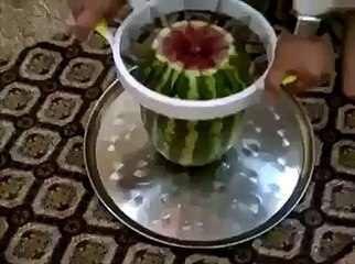 karpuz dilimlemenin en pratik yolu