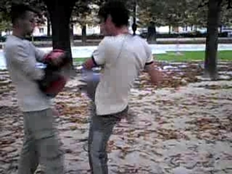 knee kick