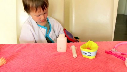 Creative Kid doctor with her medical set_04