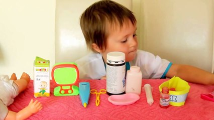 Creative Kid doctor with her medical set_06