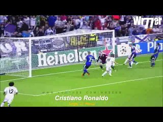 Top 10 Football Stars Assisting Each Other