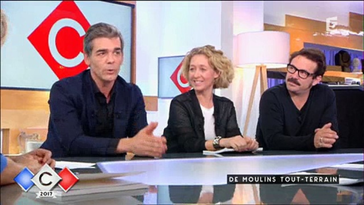 Xavier de Moulins fait une drôle de confidence à Anne-Sophie Lapix - Regardez