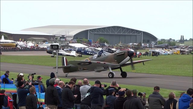 Bristol Blenheim & 2 Mk1 Spitfires @ VE Day Air Show Imperial war museum Duxford