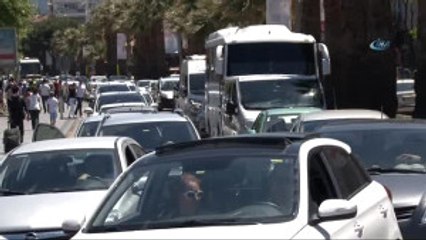 Çanakkale'de Tatilci Yoğunluğu Devam Ediyor