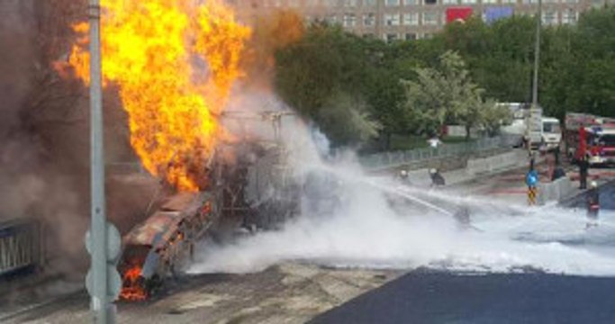 Ankara Adliyesi Önünde Doğalgaz Borusu Patladı