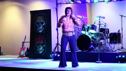 Michael Cullipher sings 'Help Me Make It Through The Night' May 2017