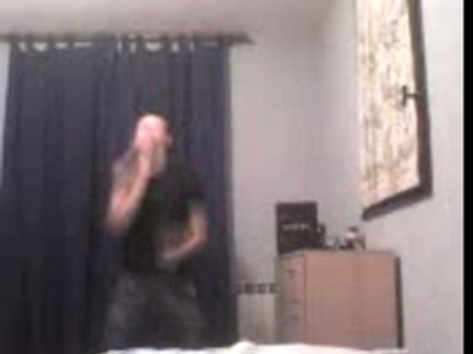 moi qui danse la tecktonik