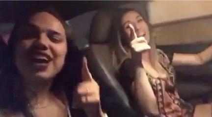 Chanter en voiture peut être TRES dangereux pour les dents !