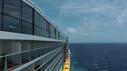 plateformes d'observation à l'avant du Ovation of the Seas, juin 2016