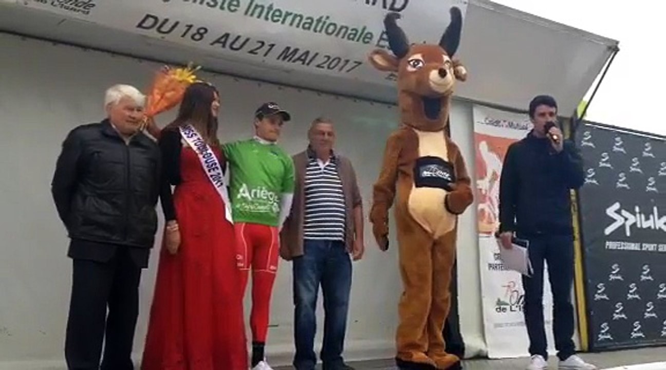 Vidéo : Axel Journiaux fête son anniversaire avec un maillot vert
