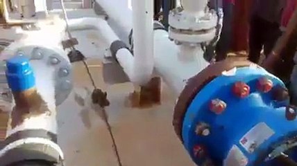 قام حشد كبير من اهالى دوز بغلق اخر "فانا" لضخ الغاز بمنطقة العرقوب