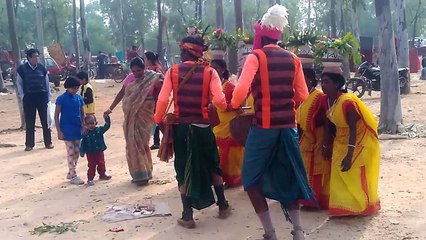 Indian girls dancing