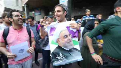 Rohaní sale fortalecido con su holgada victoria en las presidenciales de Irán