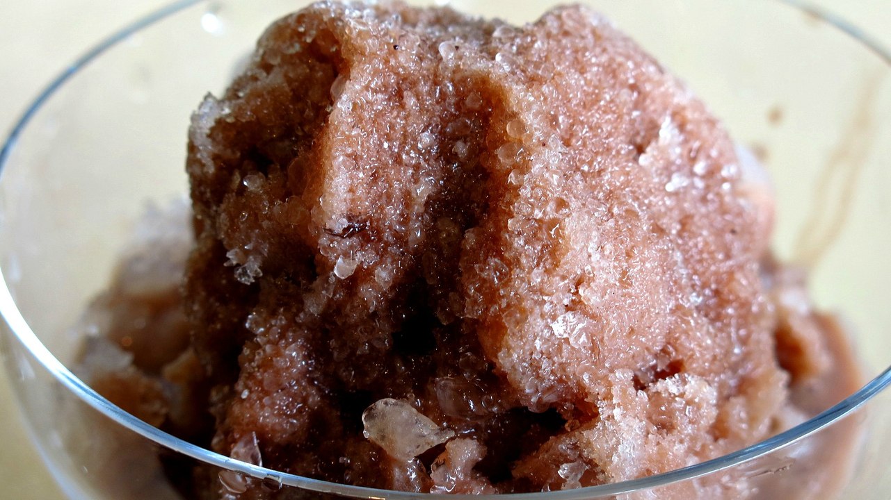 CHOCOLATE SNOW CREAMS