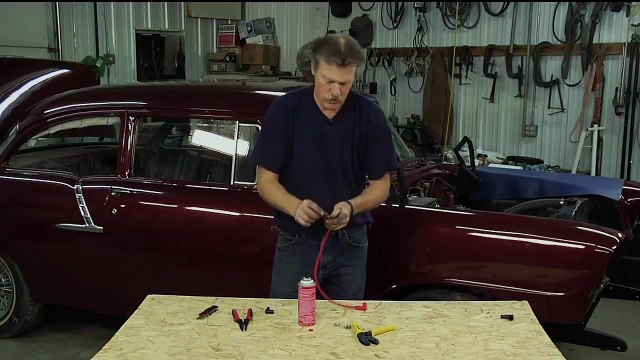 INSTALLING PLUG IC CAR ENGINE