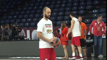 Olympiakos, Çalışmalarını Sürdürdü