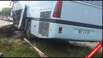 AK Partilileri taşıyan otobüs kaza yaptı: 26 yaralı