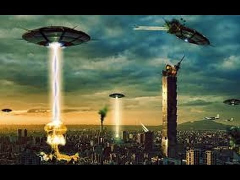Incredible UFO in the sky was floating in the clouds! UFO 2017