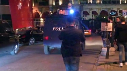 Olimpiakos Taraftarları Taksim’de Ortalığı Birbirine Kattı