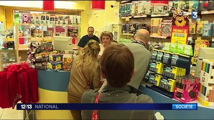 La toupie "Hand spinner", le nouveau jouet à la mode