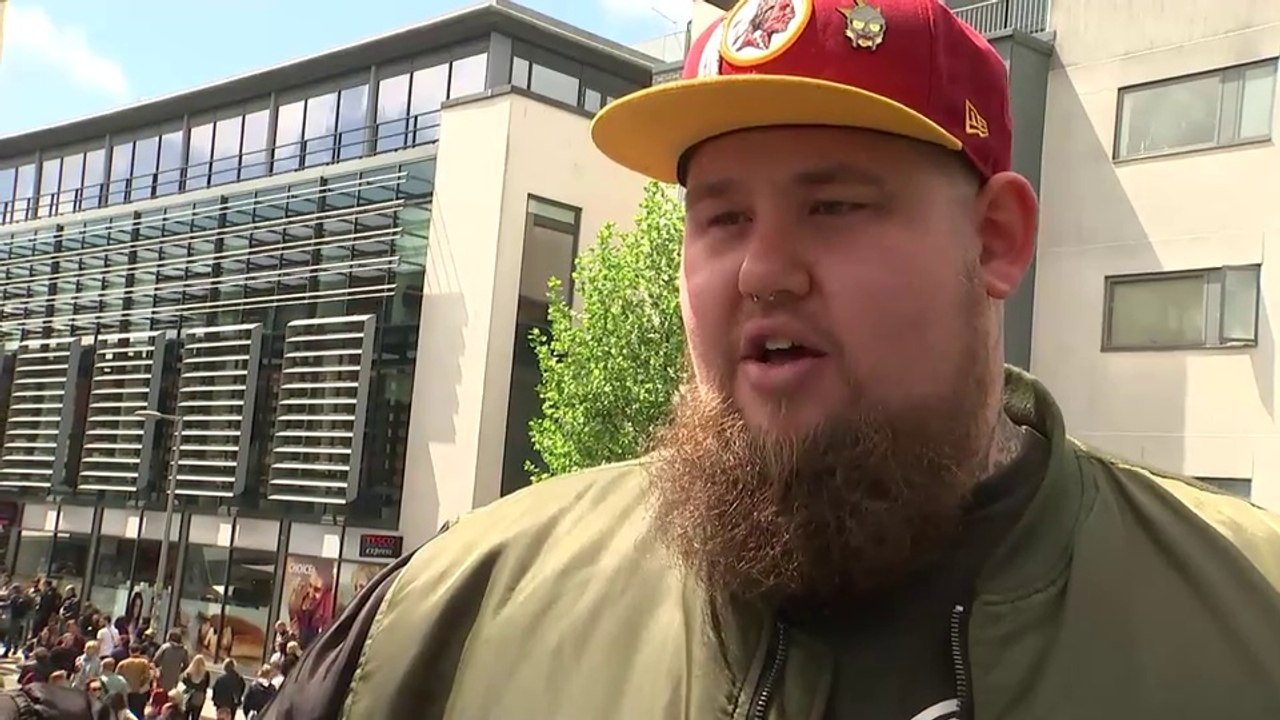 Rag’n’Bone Man ‘I’m voting Corbyn’