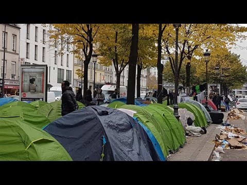 Migrant camps emerge in Paris after Calais 'Jungle' dismantled