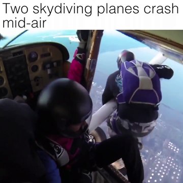 SkyDiving Planes Crash Mid-air