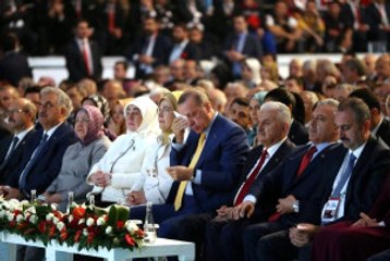 Kongrede Duygusal Anlar! Erdoğan Gözyaşlarını Tutamadı