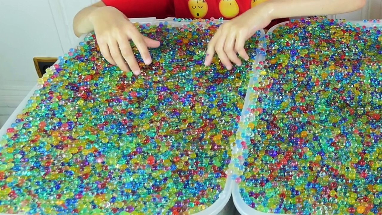 ORBEEZ CHALLENGE #2 - Jelly Belly & Surprises Cachés dans des Milliers D'Orbeez -) - YouTube
