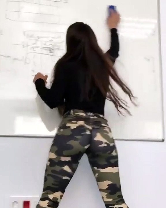 La prof que tous les élèves rêvent d'avoir