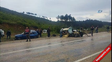 Bursa’da midibüs ile otomobil çarpıştı