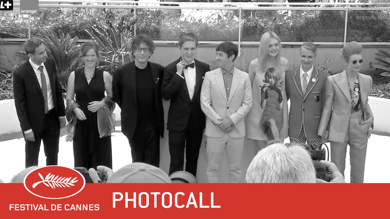 HOW TO TALK GIRLS AT PARTIES - Photocall - EV - Cannes 2017