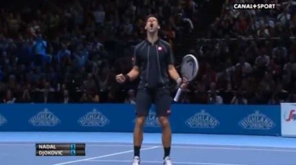 Novak Djokovic a 30 ans : le best-of des coups du tennisman serbe (vidéo)