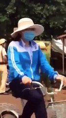 Bị cảnh sát giao thông thổi phạt, nam sinh cấp 2 châm lửa đốt xe