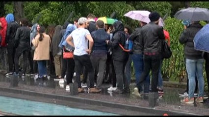 Rokçı Gençler Yağmur, Çamur, Soğuk Dinlemedi