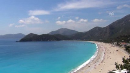 Marmaris ve Fethiye'de Sahiller Doldu