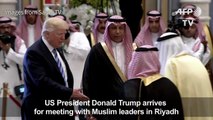 Trump attends Riyadh summit with Muslim leaders