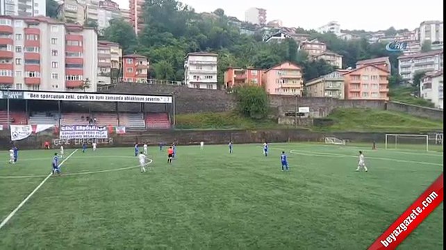 Amatör maçta hakemlere protesto