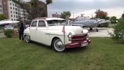 Eskişehir Havacılık Parkı'ndaki Uçaklar, Klasik Otomobillerle Buluştu