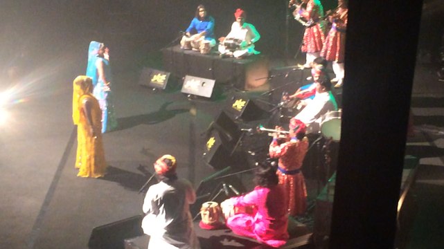 Bollywood Marsala, Dimanche en fanfares